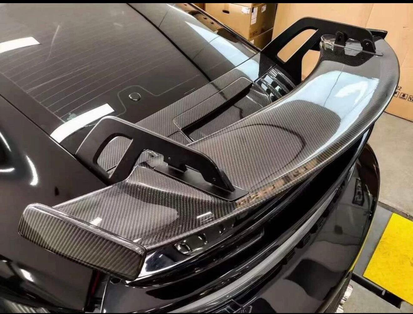 Porsche 992 Dry carbon spoiler