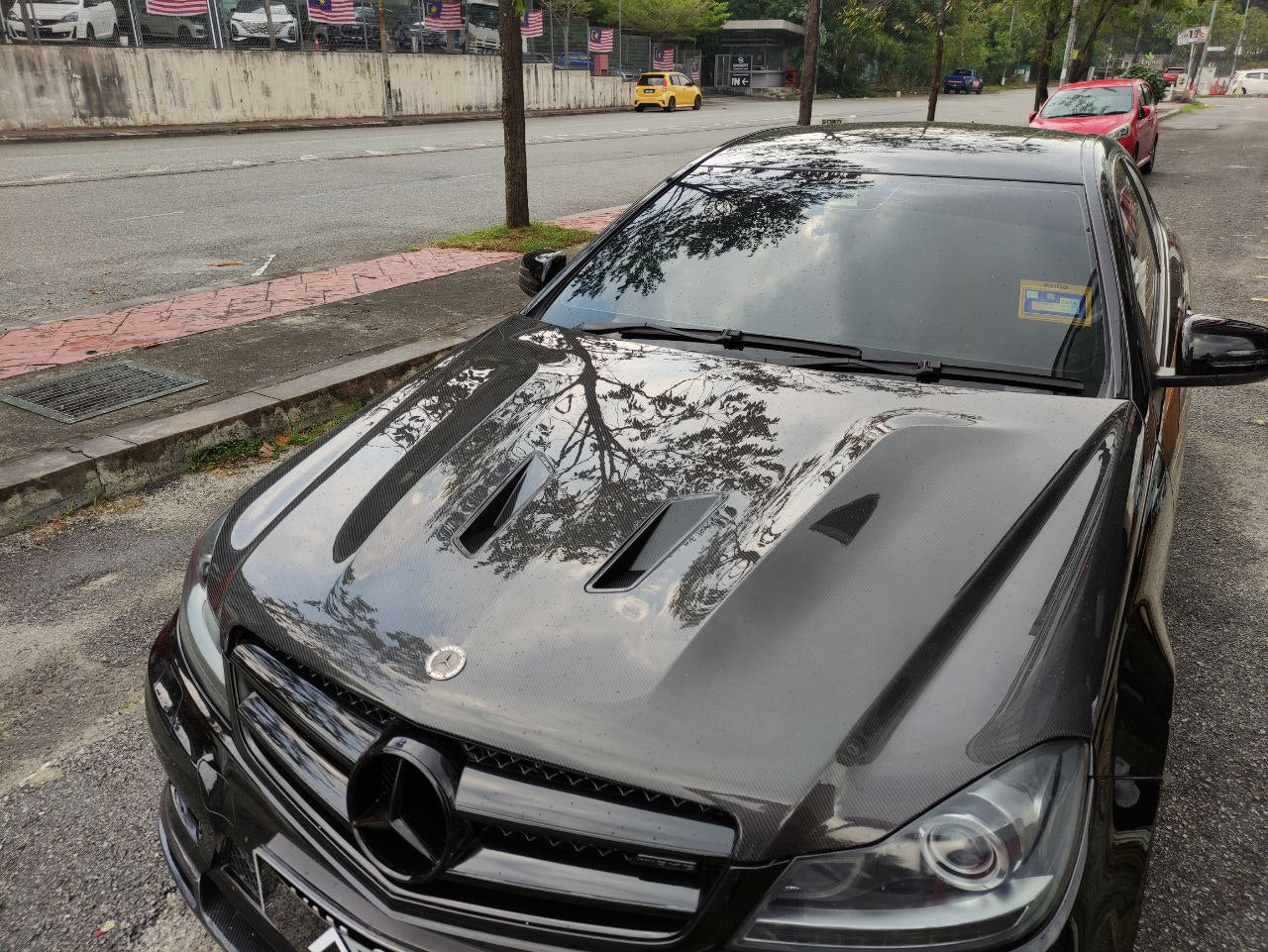Mercedes benz W204 FL black edition hood