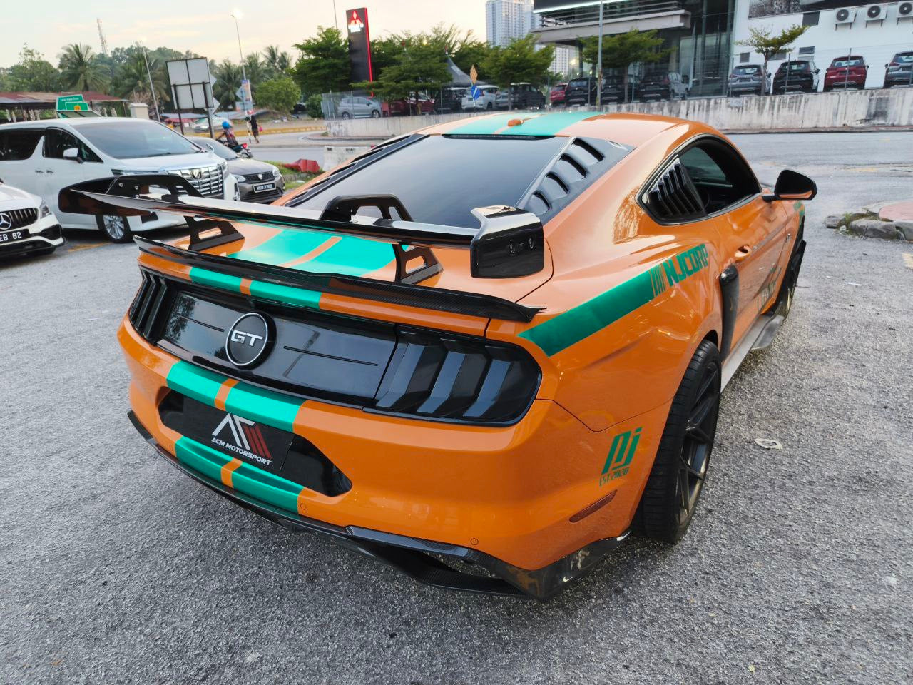 Mustang Adro Gt wing dry carbon