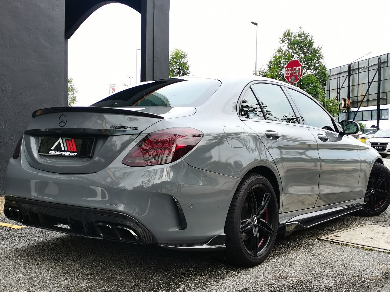 Mercedes benz Uv side diffuser