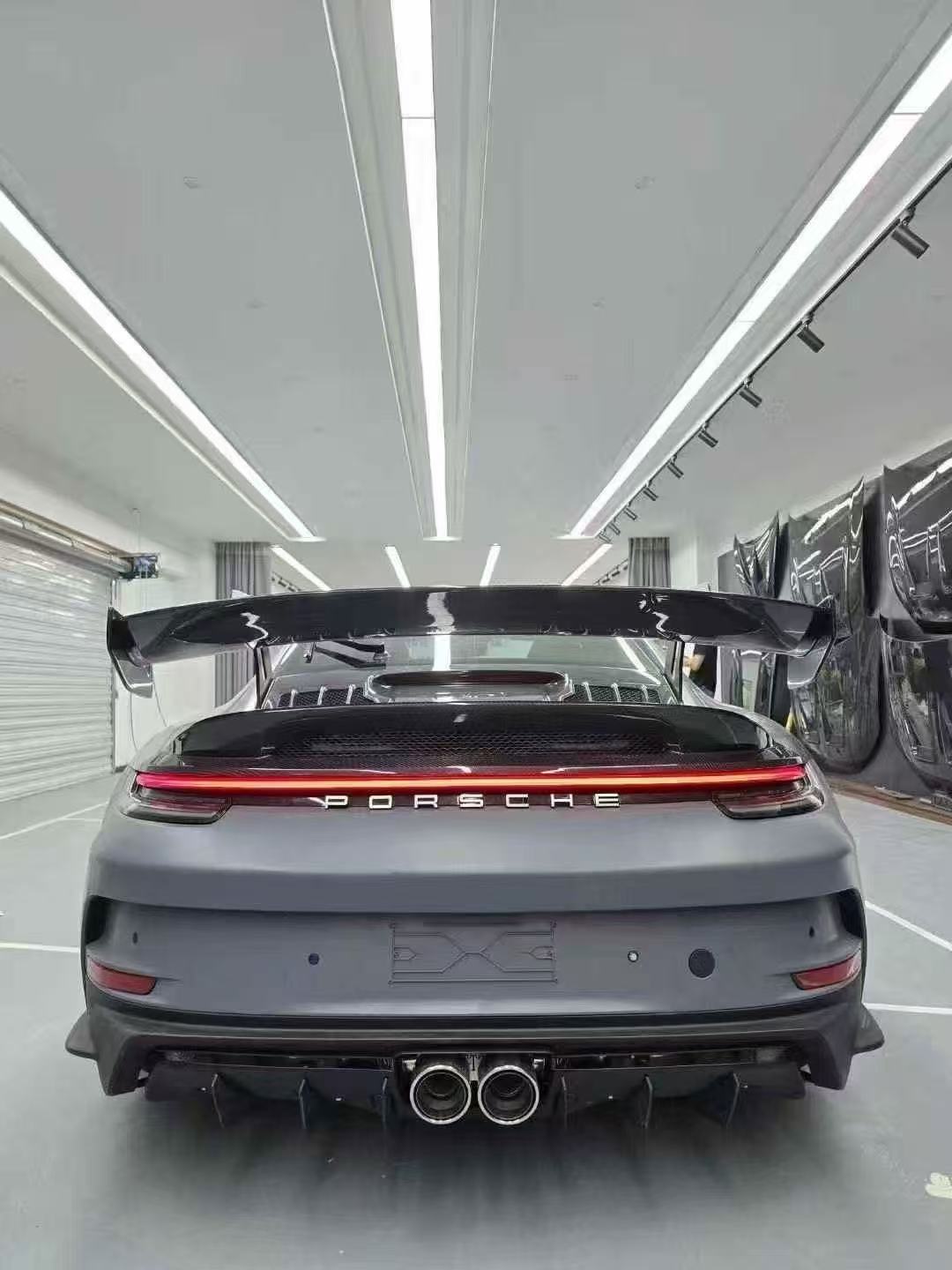 Porsche 911 992 gt3 bodykit