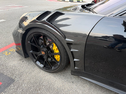 Porsche 992 dry carbon GT fender