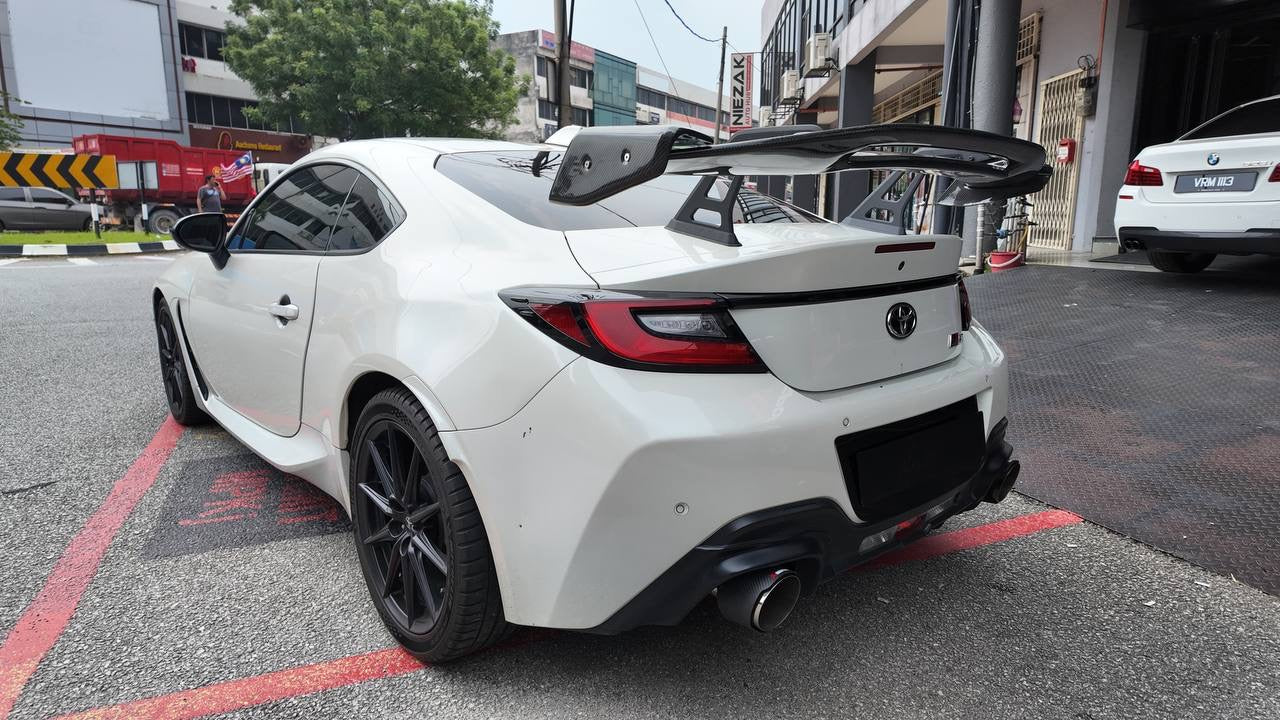 Toyota GR86 ad v2 spoiler