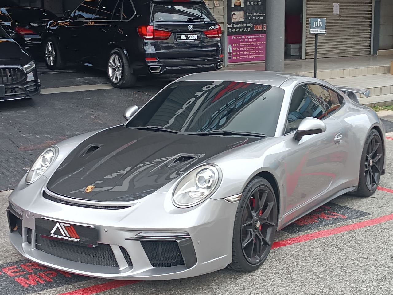 Porsche 991 dry carbon hood