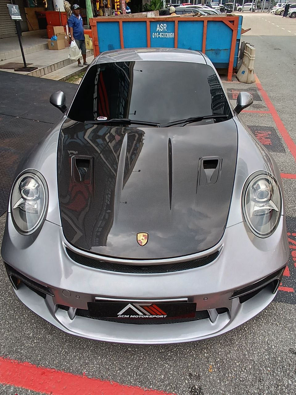 Porsche 991 dry carbon hood