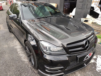 Mercedes benz W204 FL black edition hood