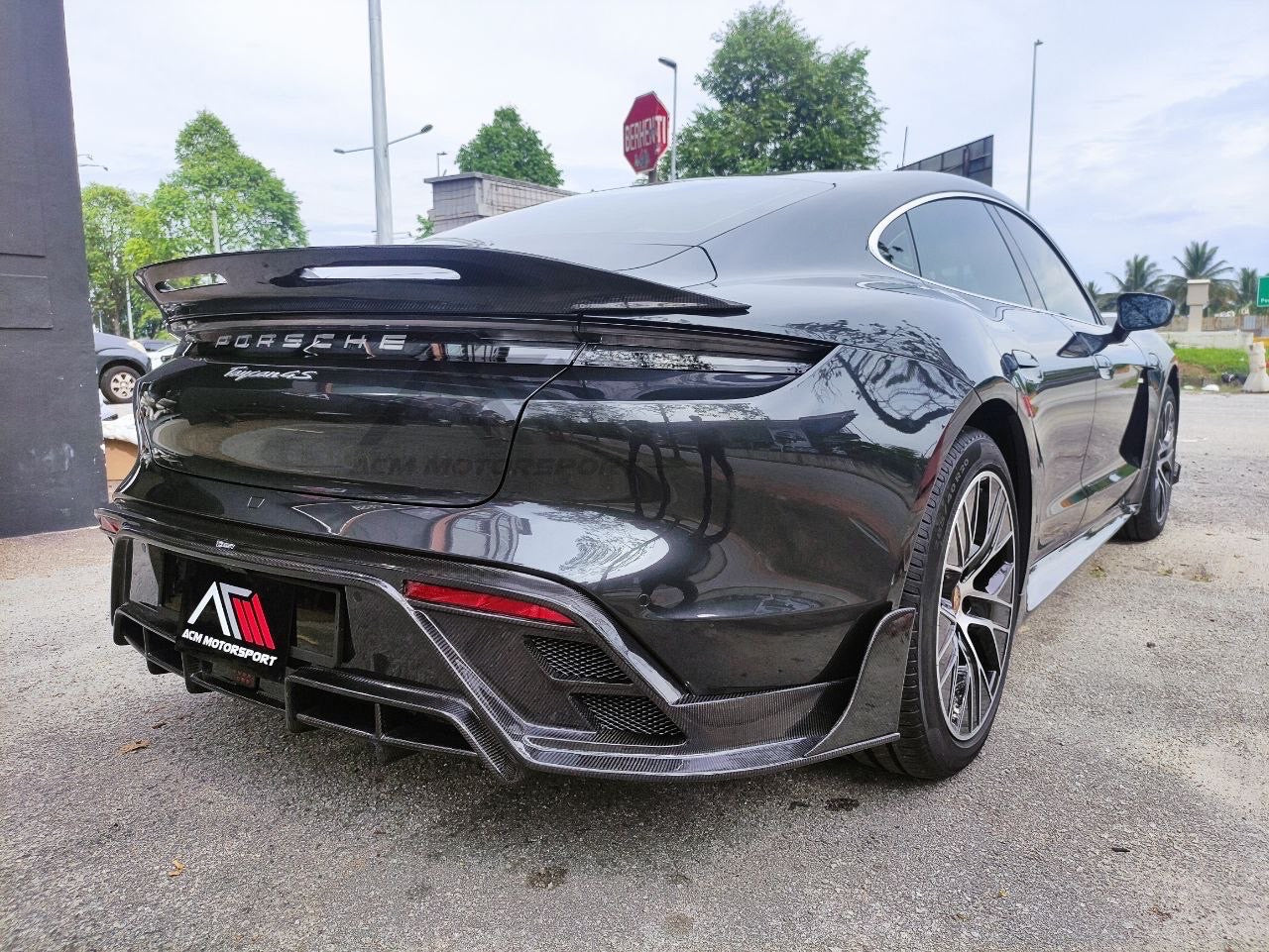 Porsche taycan cmst bodykit