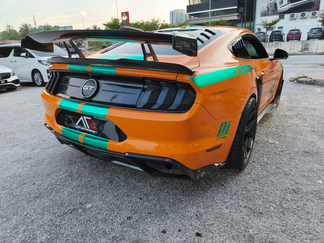 Mustang Adro Gt wing dry carbon