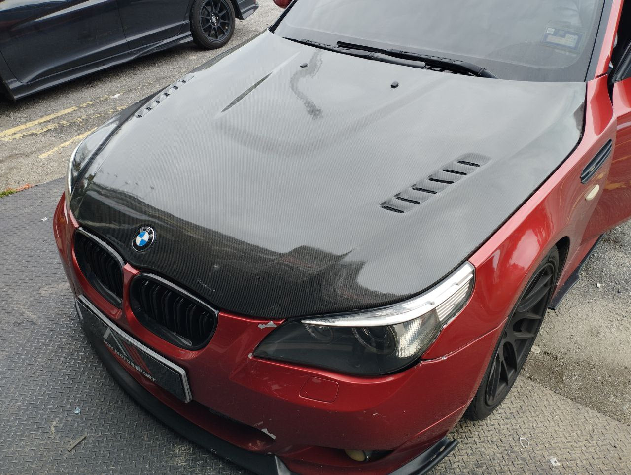 Bmw e60 vrs hood