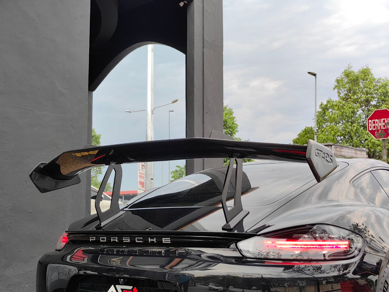 Porsche 718 Rs rear spoiler