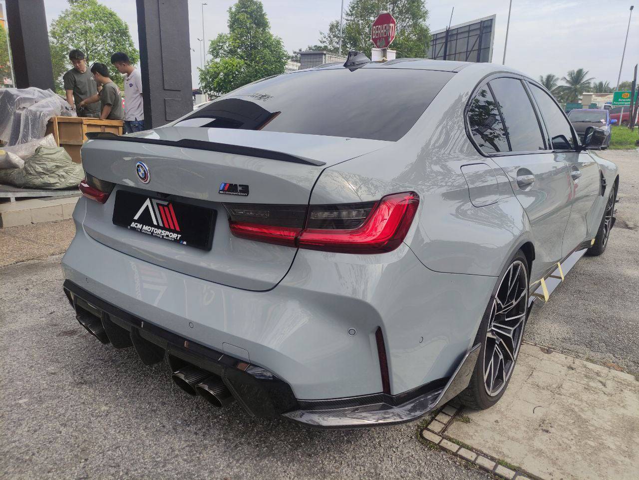 Bmw G80 M3 rear dry carbon diffuser