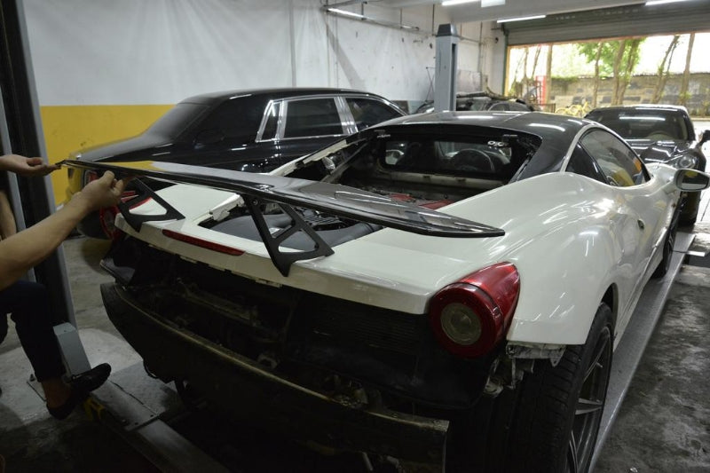 Ferrari 458 rear spoiler