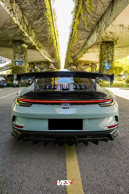 Porsche 911 992 gt3 bodykit