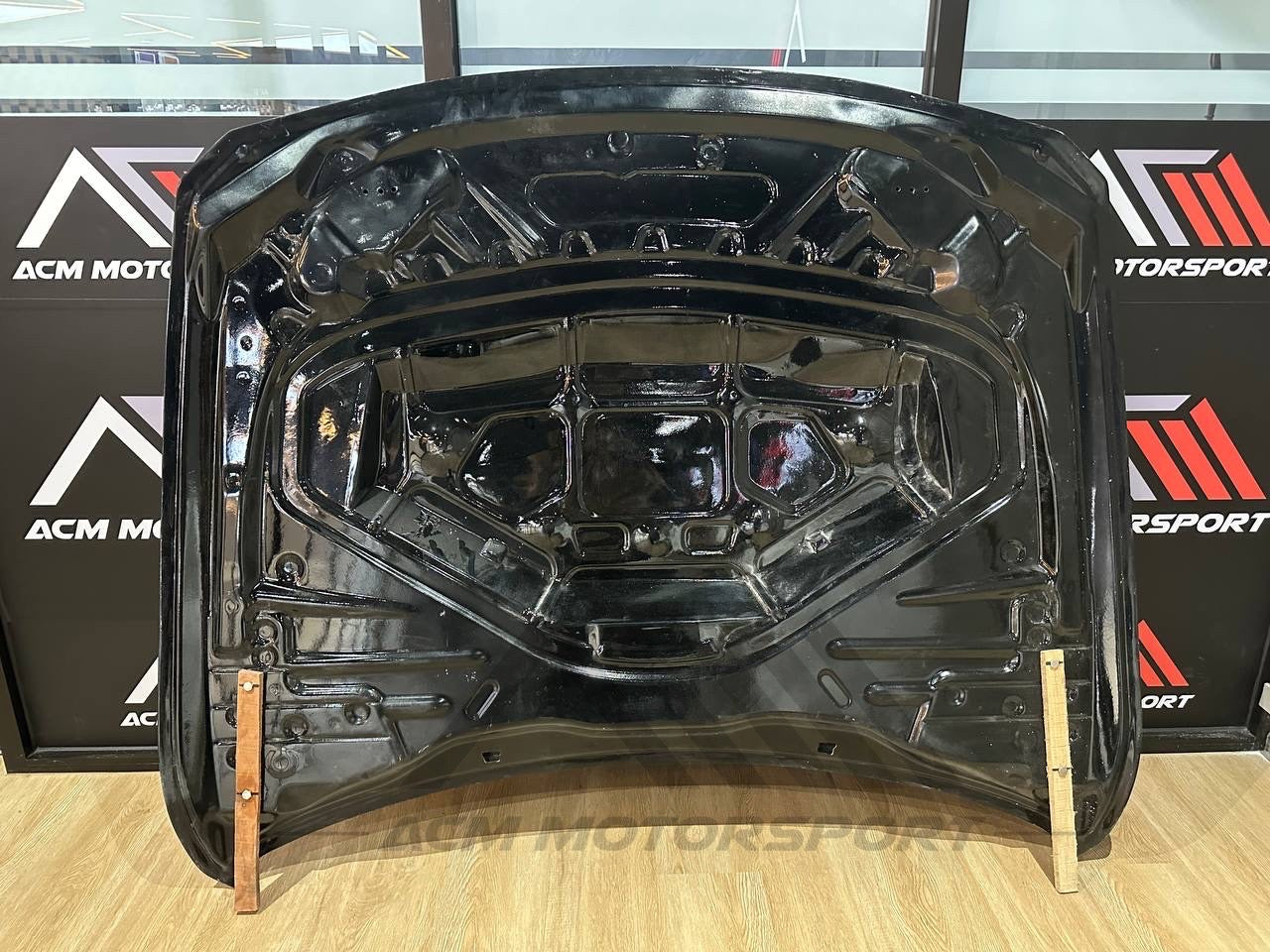 Bmw F30 vrs carbon fiber hood